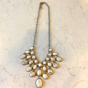 Boot barn brand faux white veined stone layered silver color chain brand new